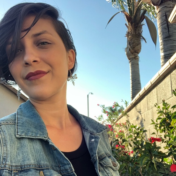 Meet your Posher, Maria - Picture 2 of 2